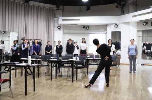 卓越酒店服务礼仪培训 优秀培训师的秘诀与实践之道